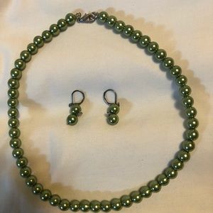 Vintage Set of Green Iridescent Beads & Earrings
